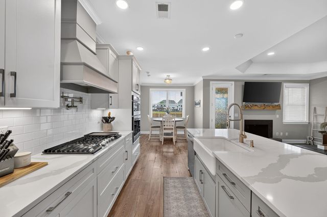 137 Riley Farms Ct, Summerville, SC 29486