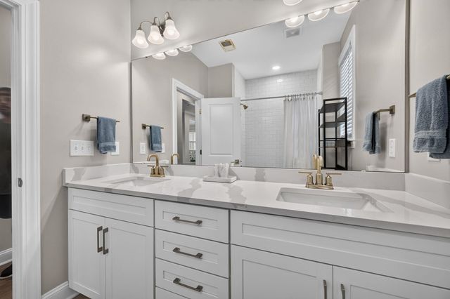 137 Riley Farms Ct, Summerville, SC 29486