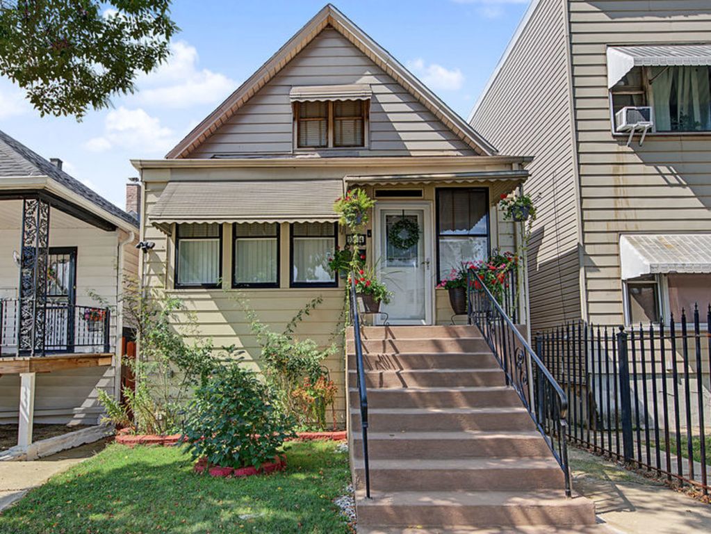 10414 S Ewing Avenue, Chicago, IL 60617 — exterior