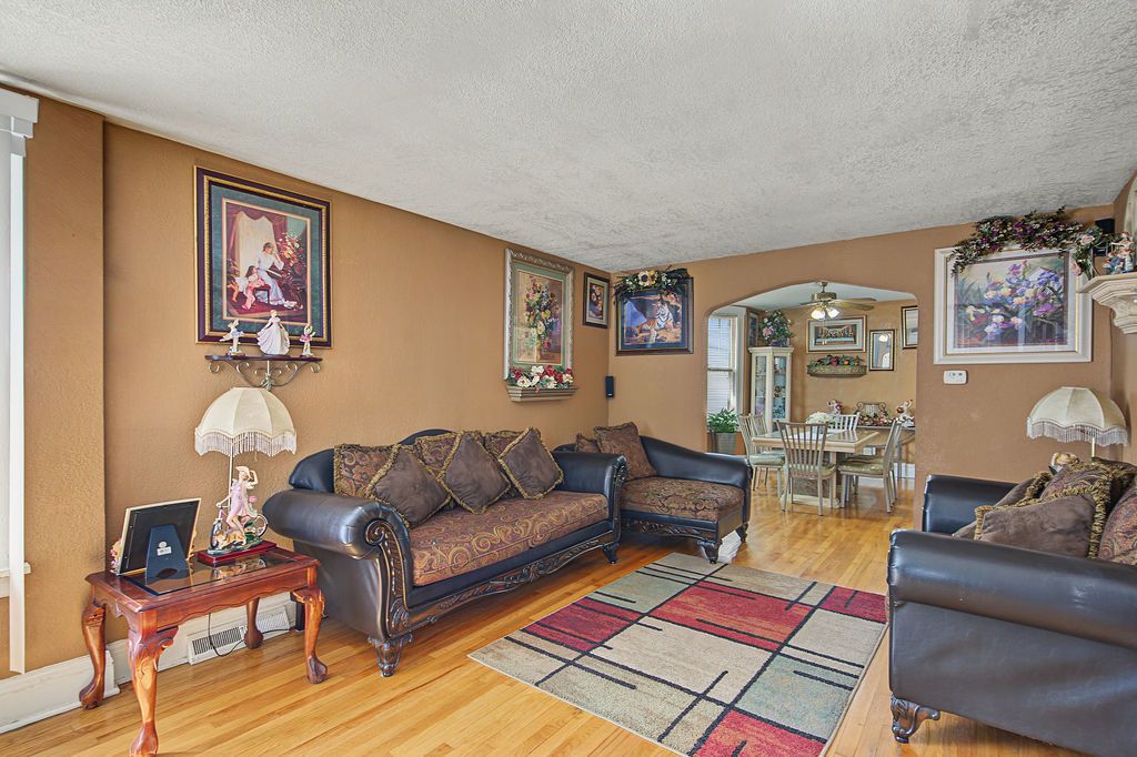10414 S Ewing Avenue, Chicago, IL 60617 — photo 4