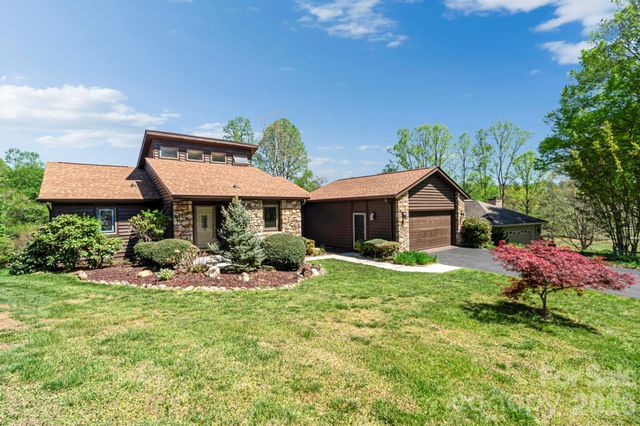 3104 Cove Loop Road, Hendersonville, NC 28739