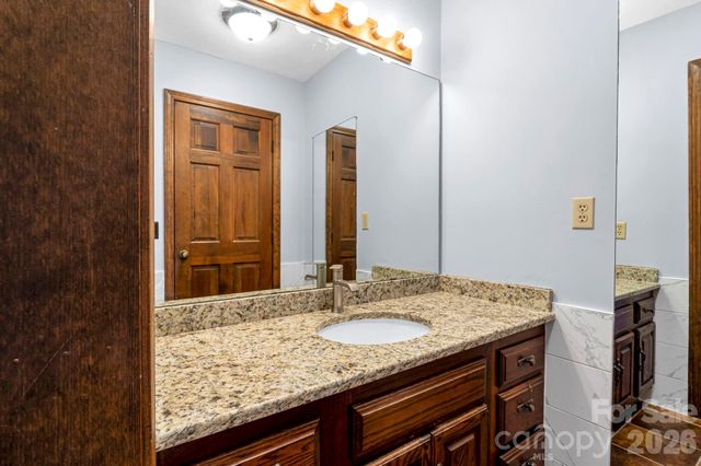 3104 Cove Loop Road, Hendersonville, NC 28739