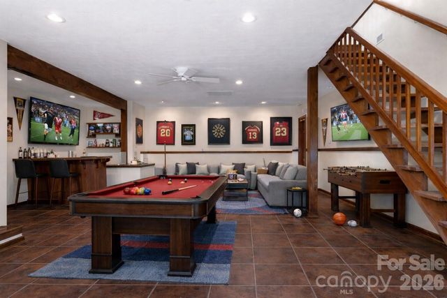 3104 Cove Loop Road, Hendersonville, NC 28739