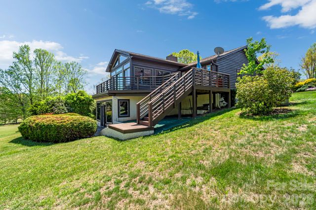 3104 Cove Loop Road, Hendersonville, NC 28739