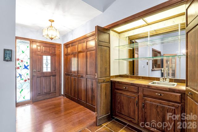 3104 Cove Loop Road, Hendersonville, NC 28739