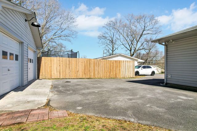 2036 Broomfield Road SE, Cleveland, TN 37323