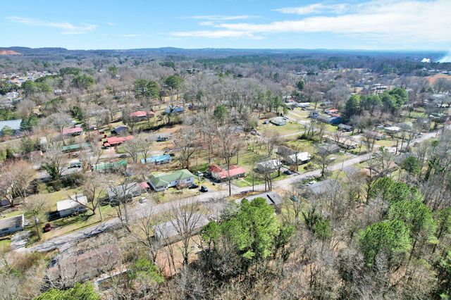 2036 Broomfield Road SE, Cleveland, TN 37323