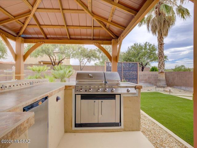 10576 S Sunshower Way, Vail, AZ 85641