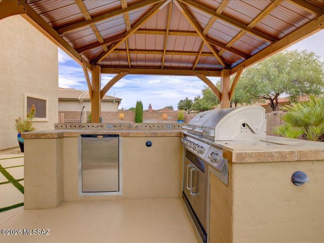 10576 S Sunshower Way, Vail, AZ 85641