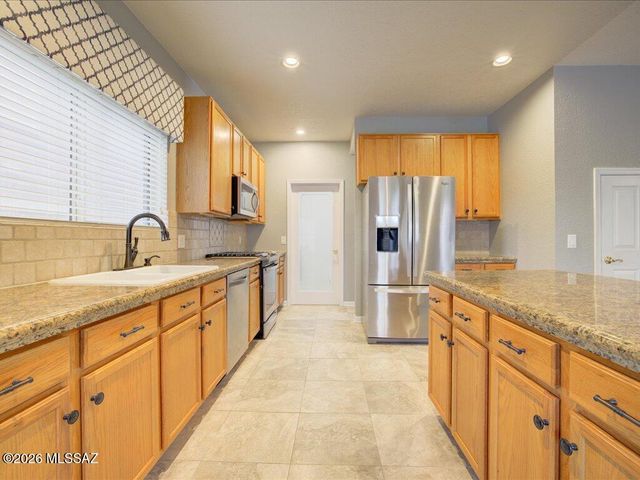 10576 S Sunshower Way, Vail, AZ 85641