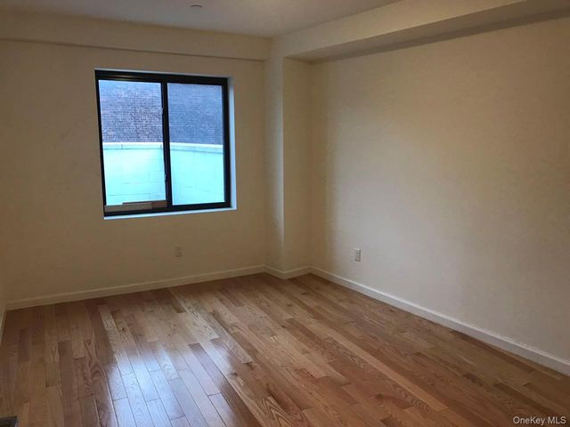 135-17 Northern Boulevard 5D, Flushing, NY 11354