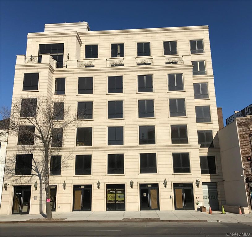 135-17 Northern Boulevard 5D, Flushing, NY 11354