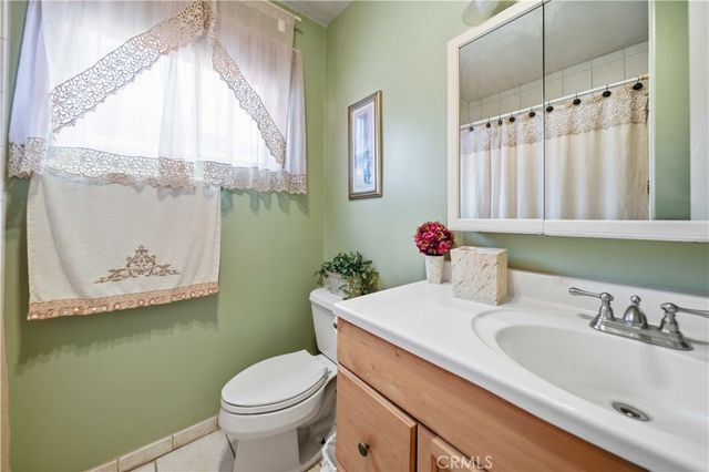 6853 Vanalden Avenue, Reseda, CA 91335