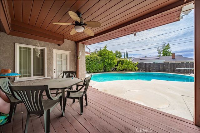6853 Vanalden Avenue, Reseda, CA 91335