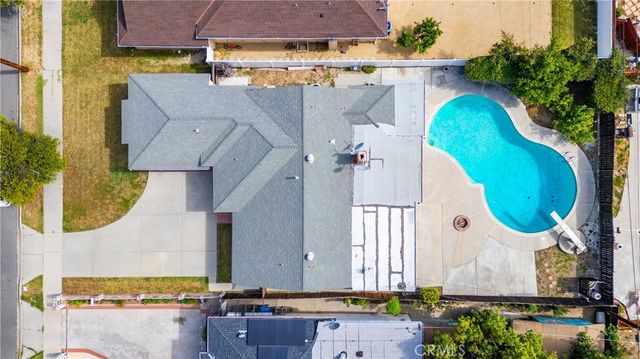 6853 Vanalden Avenue, Reseda, CA 91335