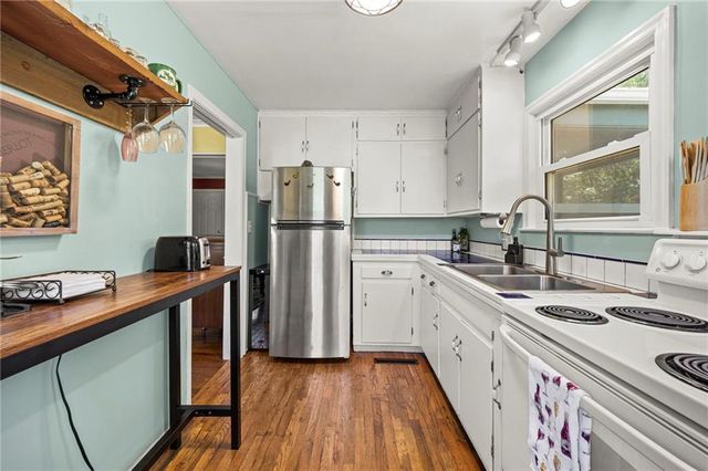 614 NE Woodlawn Street, Kansas City, MO 64116