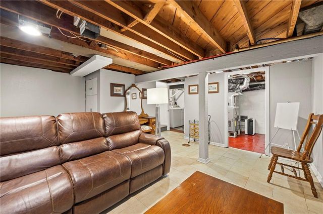 614 NE Woodlawn Street, Kansas City, MO 64116
