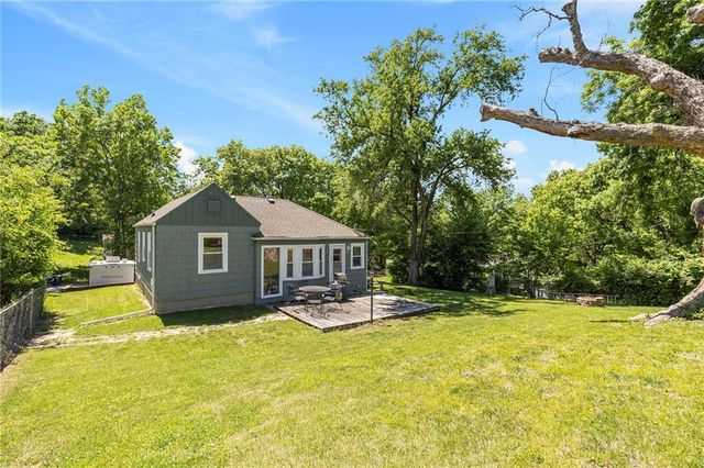 614 NE Woodlawn Street, Kansas City, MO 64116