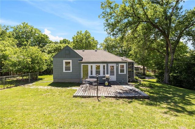 614 NE Woodlawn Street, Kansas City, MO 64116