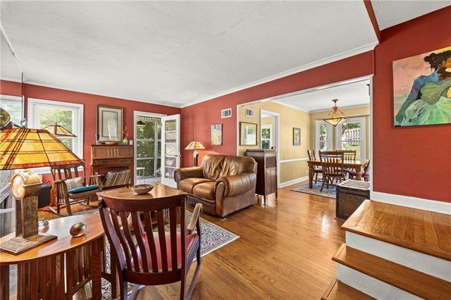 614 NE Woodlawn Street, Kansas City, MO 64116