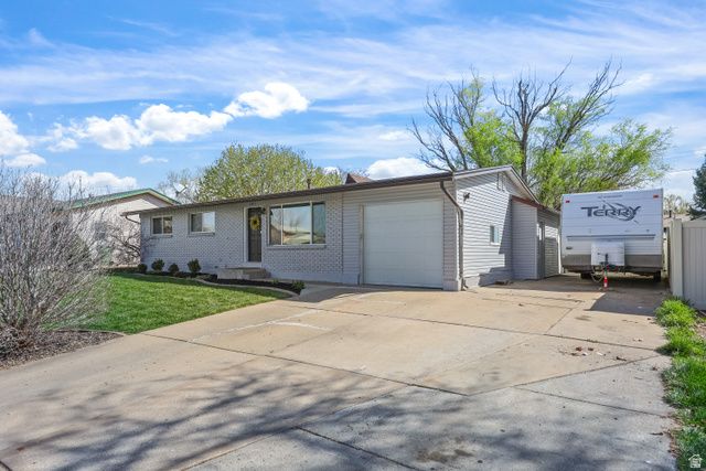 1543 S MARILYN DR, Syracuse, UT 84075