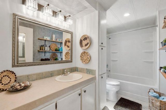 1401 W El Norte Pkwy SPC 309, San Marcos, CA 92069