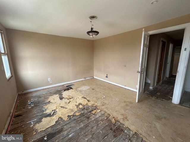 111 BELMONT ST, Burlington, NJ 08016