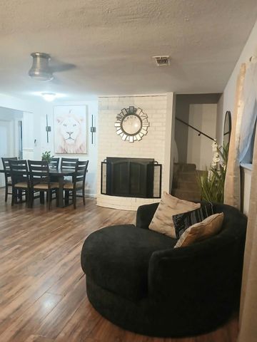1111 Hickory Street, Irving, TX 75060