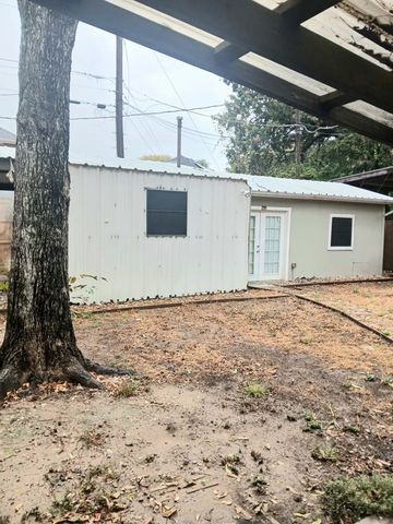 1111 Hickory Street, Irving, TX 75060