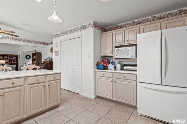 3504 Ginger Creek Drive, Springfield, IL 62711