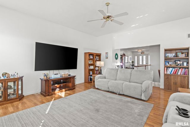 3504 Ginger Creek Drive, Springfield, IL 62711