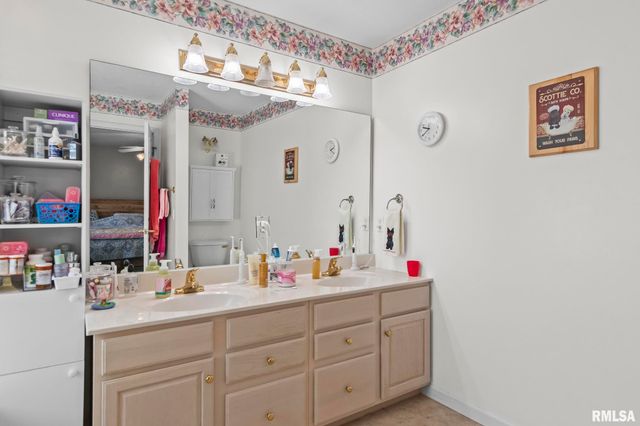 3504 Ginger Creek Drive, Springfield, IL 62711