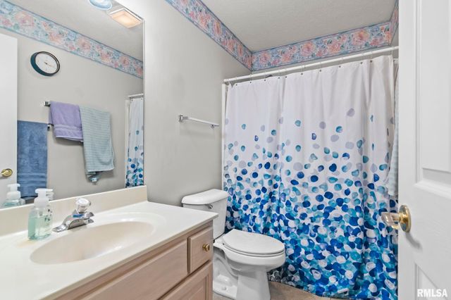 3504 Ginger Creek Drive, Springfield, IL 62711