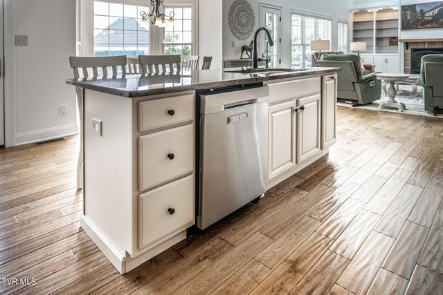 201 West Hawthorne Court, Greeneville, TN 37745