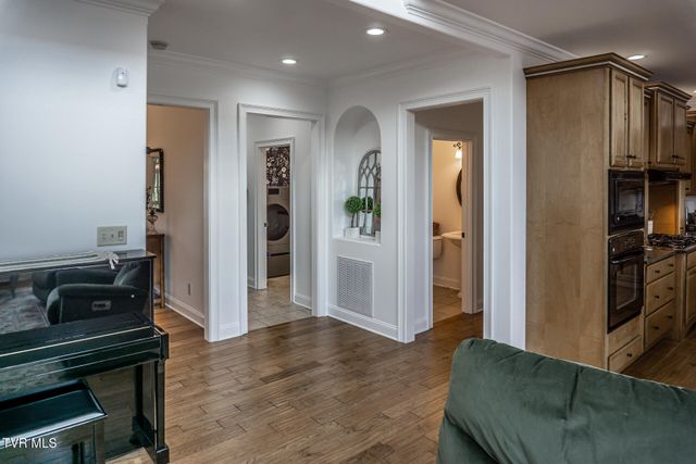 201 West Hawthorne Court, Greeneville, TN 37745
