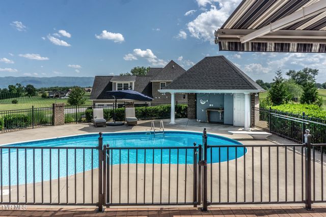 201 West Hawthorne Court, Greeneville, TN 37745
