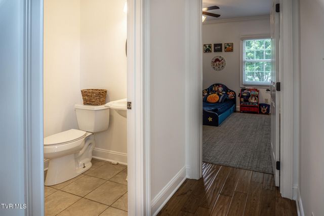 201 West Hawthorne Court, Greeneville, TN 37745