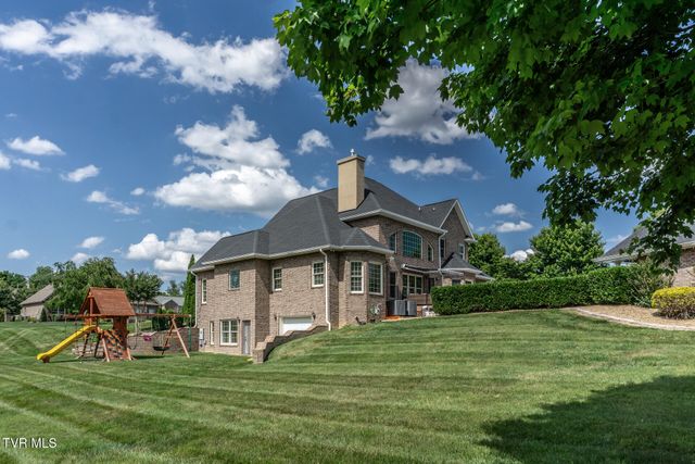 201 West Hawthorne Court, Greeneville, TN 37745