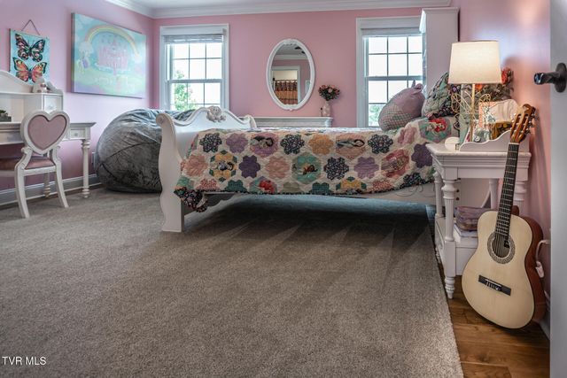 201 West Hawthorne Court, Greeneville, TN 37745