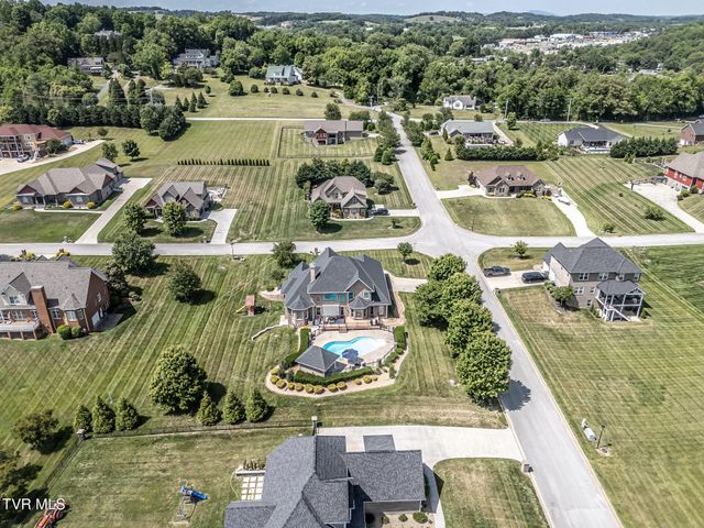 201 West Hawthorne Court, Greeneville, TN 37745