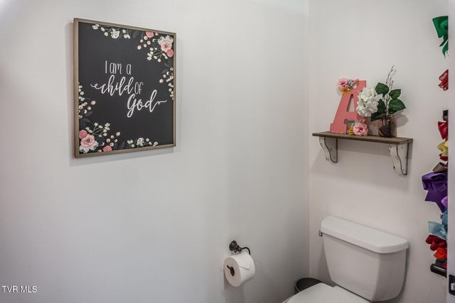 201 West Hawthorne Court, Greeneville, TN 37745