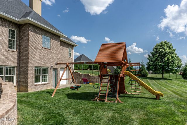 201 West Hawthorne Court, Greeneville, TN 37745