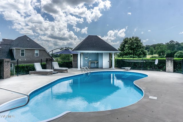 201 West Hawthorne Court, Greeneville, TN 37745