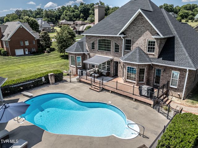 201 West Hawthorne Court, Greeneville, TN 37745