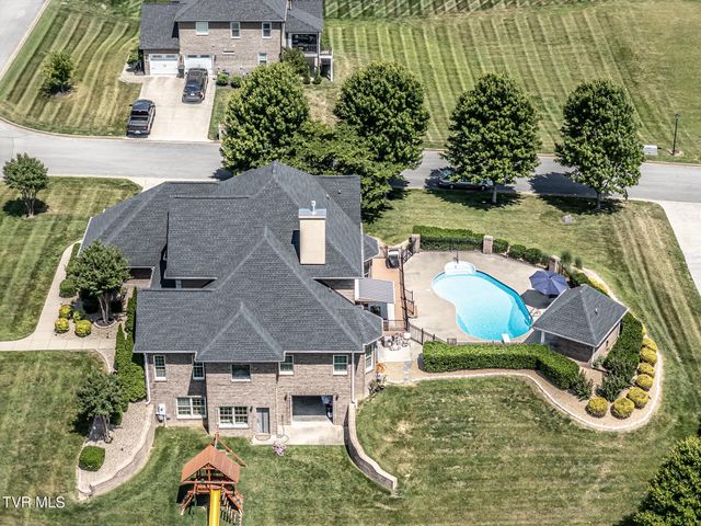 201 West Hawthorne Court, Greeneville, TN 37745