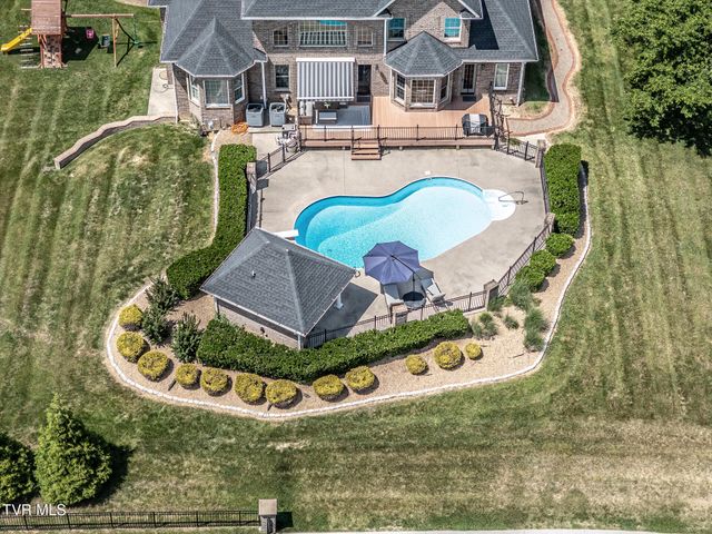 201 West Hawthorne Court, Greeneville, TN 37745