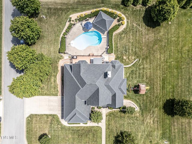 201 West Hawthorne Court, Greeneville, TN 37745
