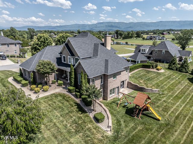 201 West Hawthorne Court, Greeneville, TN 37745