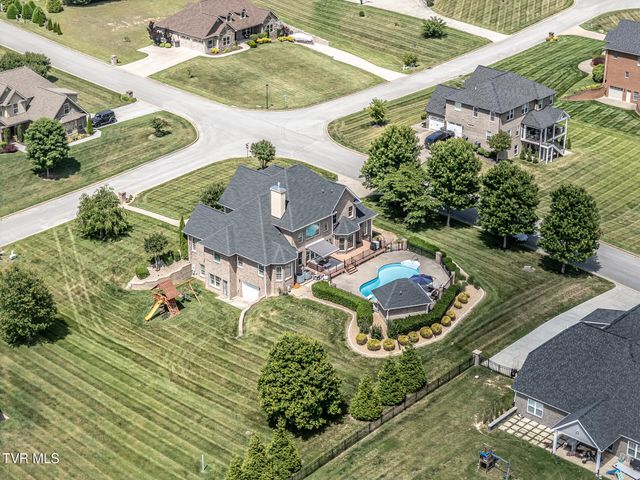 201 West Hawthorne Court, Greeneville, TN 37745