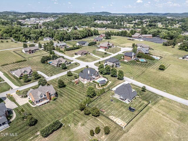 201 West Hawthorne Court, Greeneville, TN 37745